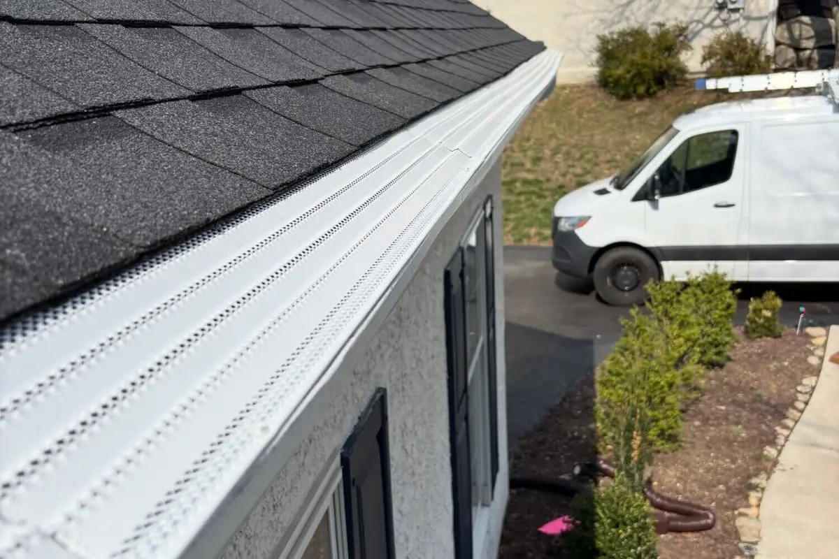 Seasonal Gutter Clean-Out in Monmouth, Oregon &mdash; photo 3